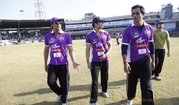 Tollywood VS Bollywood Cricket Match Photos