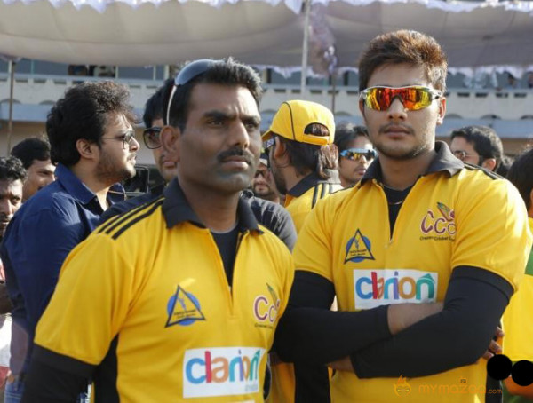 Tollywood VS Bollywood Cricket Match Photos