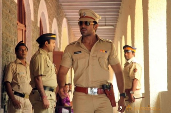 Tufaan and Zanjeer working stills