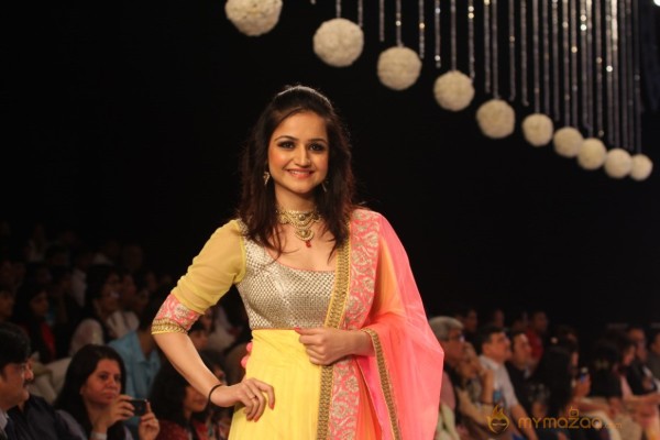 TV Celebs Walk the Ramp at IIJW 2013