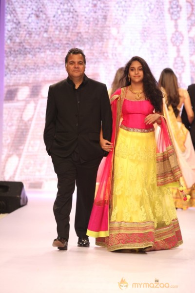 TV Celebs Walk the Ramp at IIJW 2013