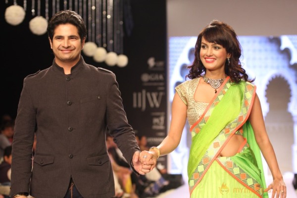 TV Celebs Walk the Ramp at IIJW 2013