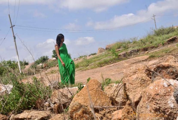  Vaadu Veedu O Kalpana Working Stills 