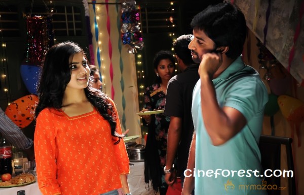 Yeto Vellipoyindi Manasu latest Stills