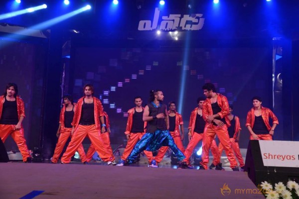 Yevadu Audio Launch Photos Set 3