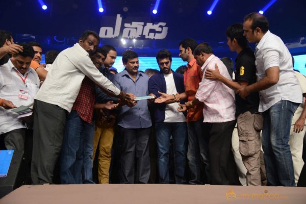 Yevadu Audio Launch Photos Set6