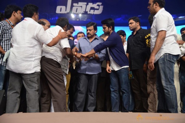 Yevadu Audio Launch Photos Set6