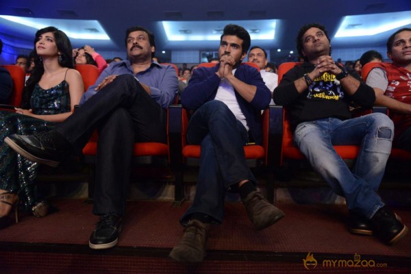 Yevadu Audio Launch Photos Set6