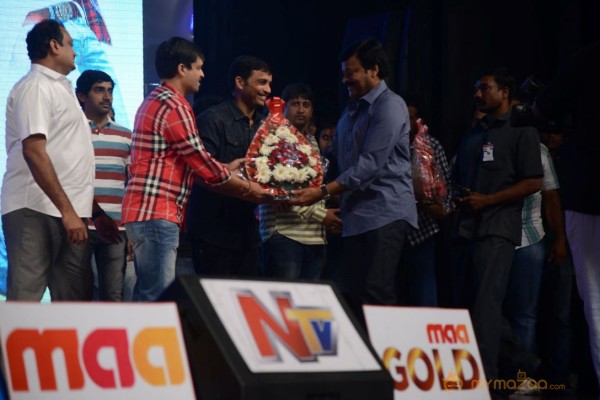 Yevadu Audio Launch Photos Set6