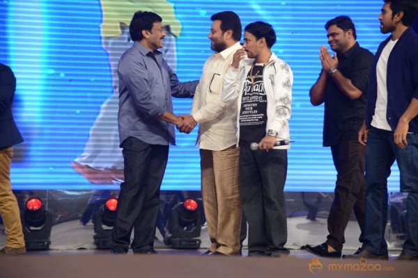 Yevadu Audio Launch Photos Set6