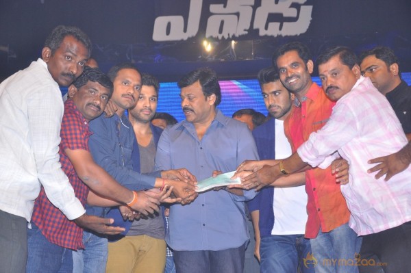 Yevadu Audio Launch Photos Set6