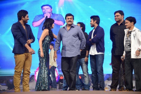 Yevadu Audio Launch Photos Set6