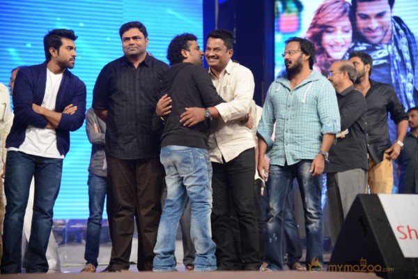 Yevadu Audio Launch Photos Set6