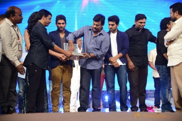 Yevadu Audio Launch Photos Set6