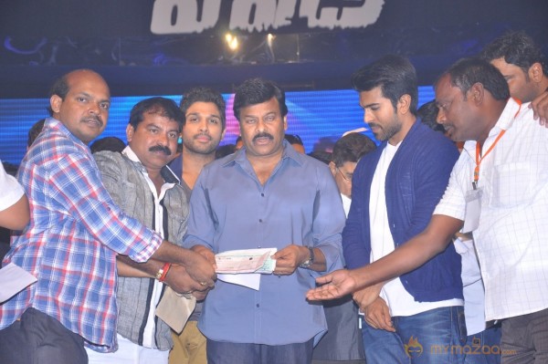 Yevadu Audio Launch Photos Set6