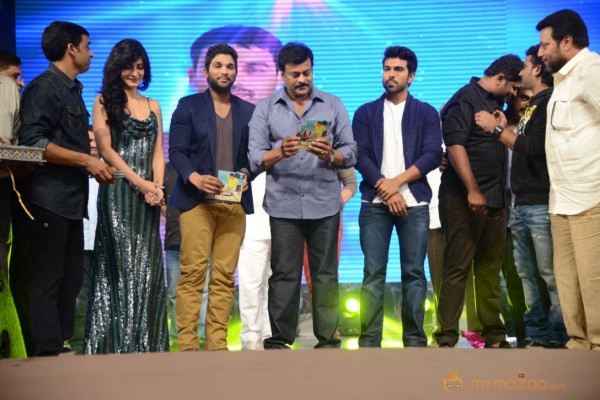 Yevadu Audio Launch Photos Set6