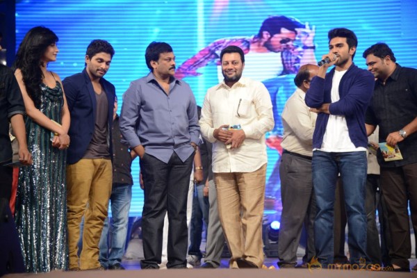 Yevadu Audio Launch Photos Set6