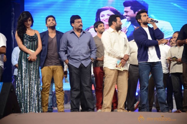 Yevadu Audio Launch Photos Set6