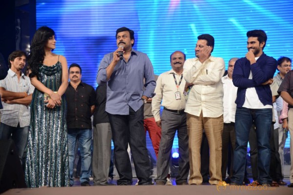 Yevadu Audio Launch Photos Set6