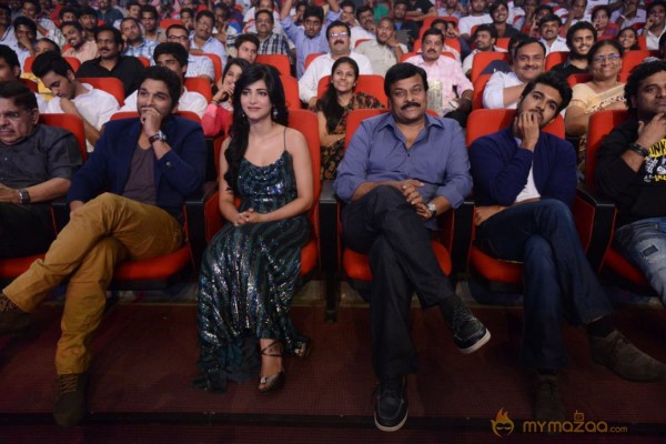 Yevadu Audio Launch Photos Set6