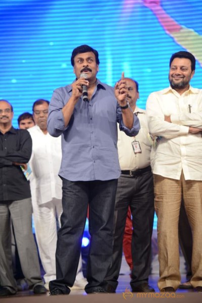 Yevadu Audio Launch Photos Set6