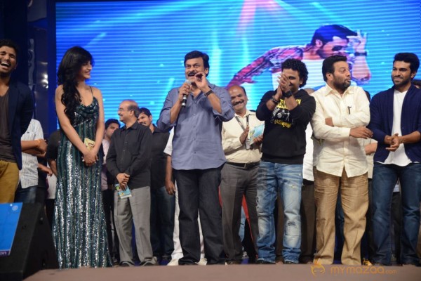 Yevadu Audio Launch Photos Set6