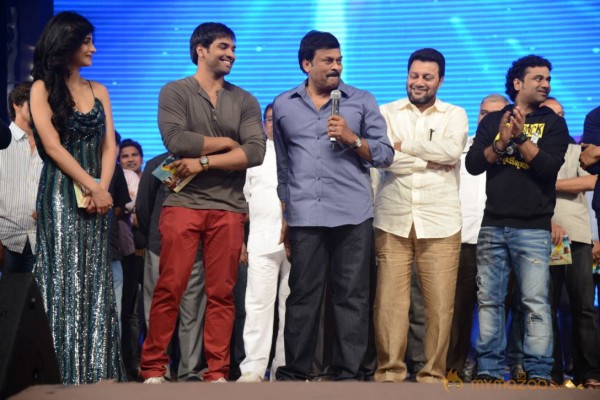 Yevadu Audio Launch Photos Set6