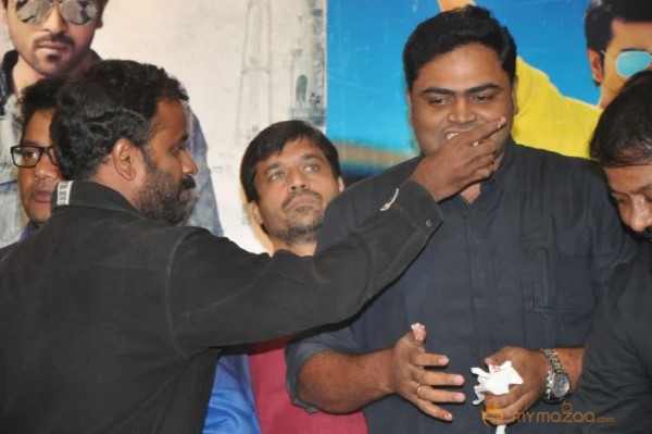 Yevadu Release Date Pressmeet Photos