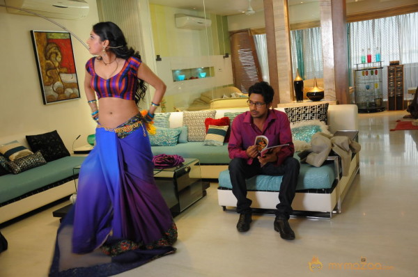 Abbai Class Ammai Mass New Movie Stills 