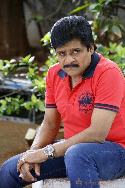 Ali Baba Okkade Donga Movie Stills 