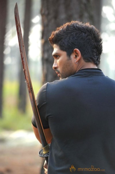 Allu Arjun In Iddarammayilatho Movie Action Stills 