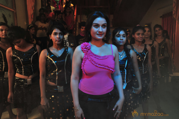 Amma Nanna Oorelithe Movie Item Song Stills 