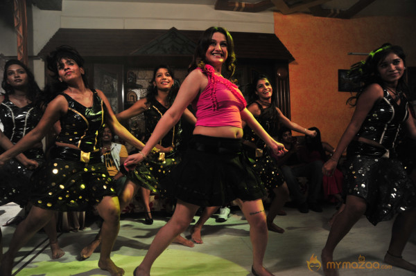 Amma Nanna Oorelithe Movie Item Song Stills 