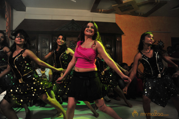 Amma Nanna Oorelithe Movie Item Song Stills 