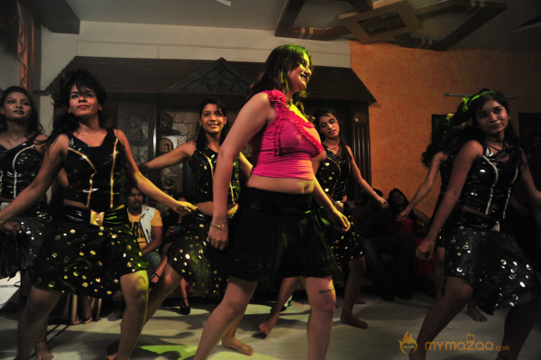 Amma Nanna Oorelithe Movie Item Song Stills 