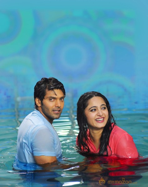 Anushka Shetty in Size Zero Movie Stills