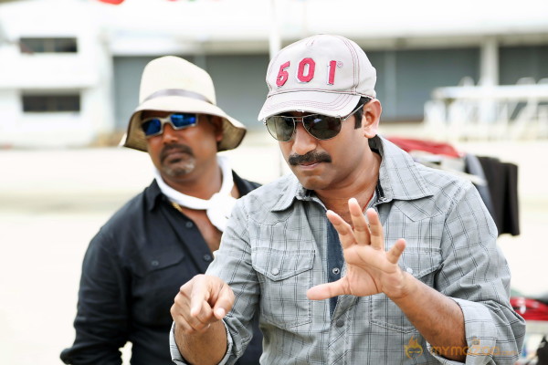  Baadshah Movie Onlocation Stills 