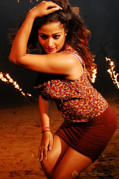 Bhaja Bhajantrilu Movie Spicy Stills 