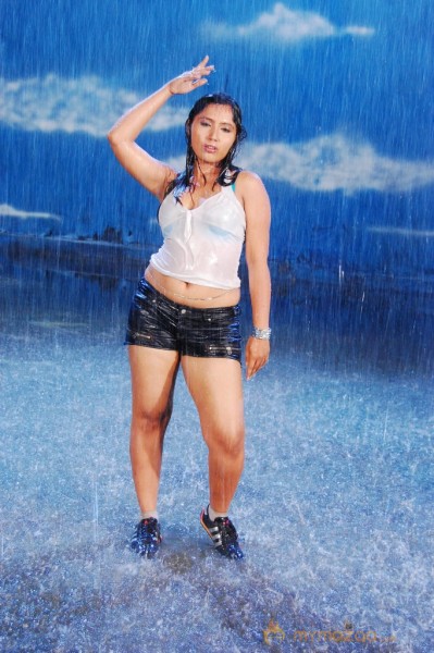 Bhaja Bhajantrilu Movie Spicy Stills 