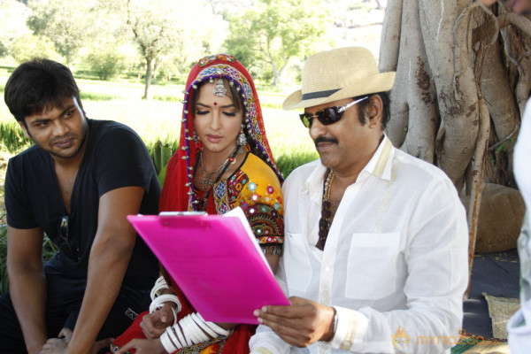 Doosukeltha Movie Onlocation Stills 