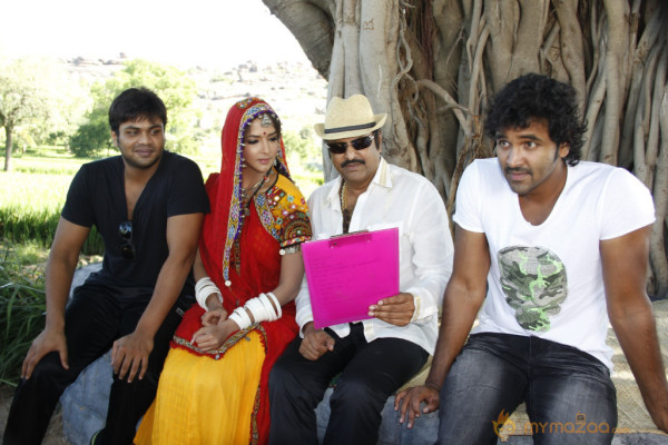 Doosukeltha Movie Onlocation Stills 