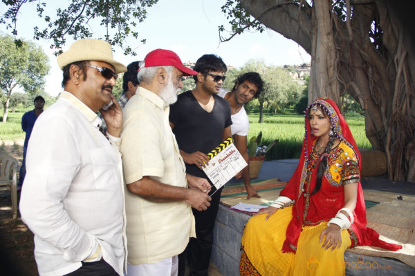 Doosukeltha Movie Onlocation Stills 