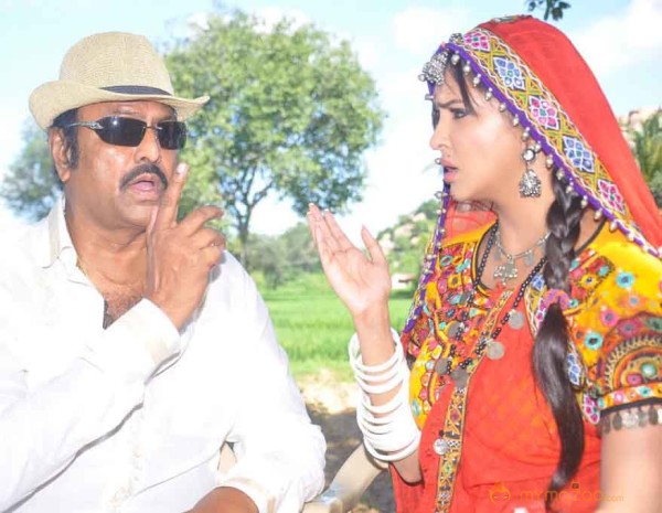 Doosukeltha Movie Onlocation Stills 