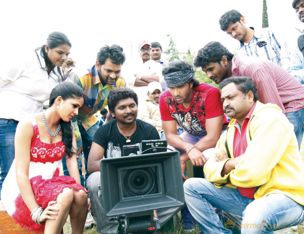 Doosukeltha Movie Onlocation Stills 