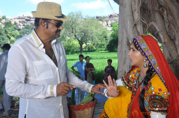 Doosukeltha Movie Onlocation Stills 