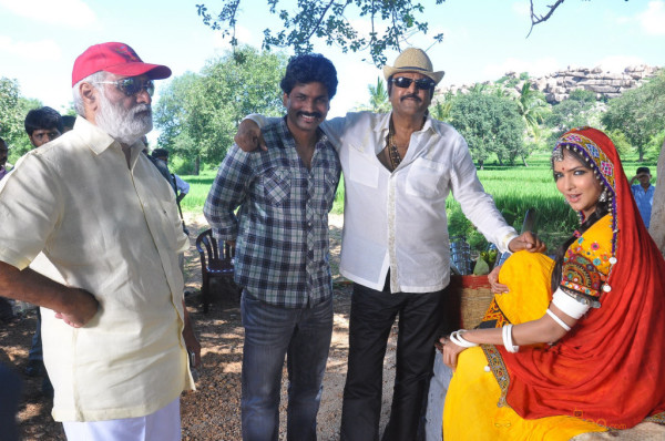 Doosukeltha Movie Onlocation Stills 