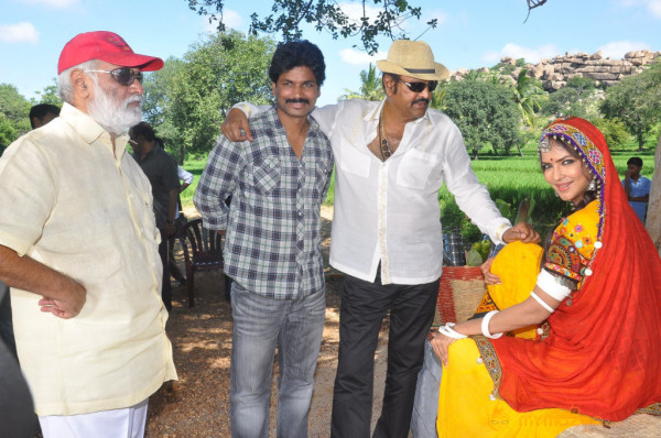 Doosukeltha Movie Onlocation Stills 