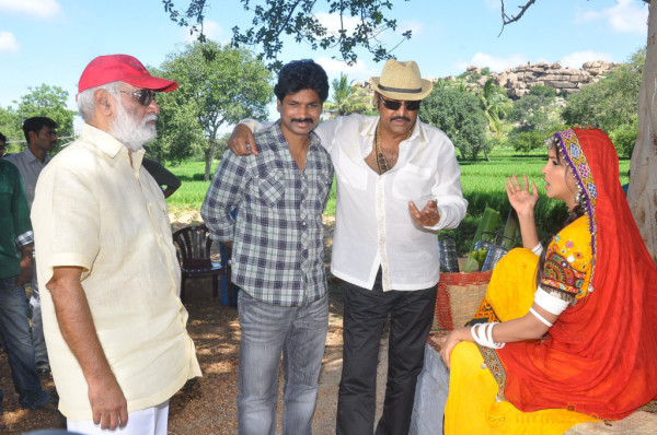 Doosukeltha Movie Onlocation Stills 