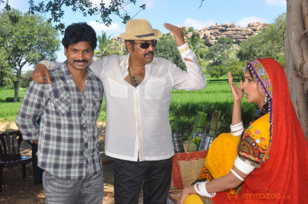 Doosukeltha Movie Onlocation Stills 