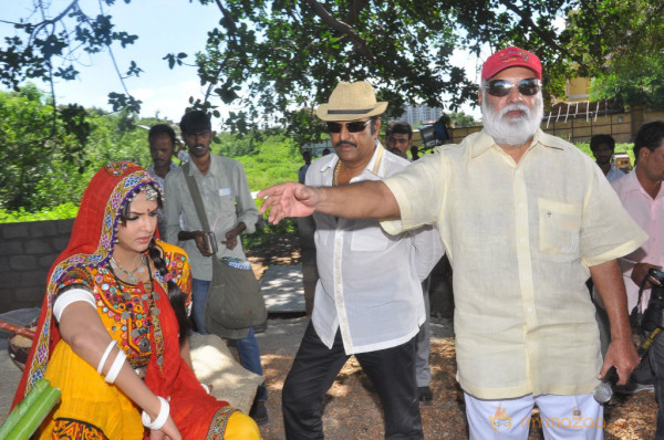 Doosukeltha Movie Onlocation Stills 